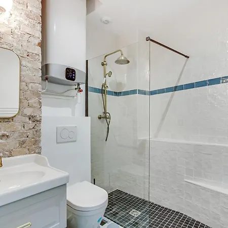 Pick A Flat's In Louvre Saint Honore Apartment